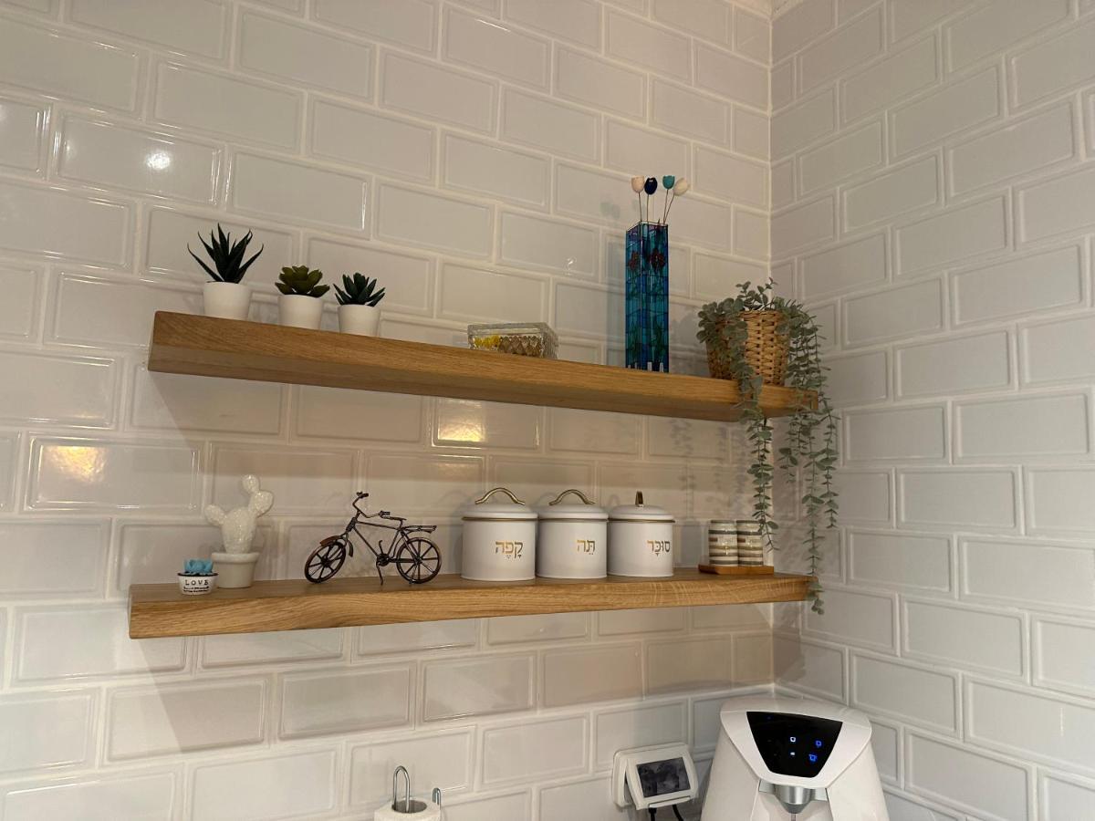 Midrahov Luxury Apartment Zikhron Ya'akov Esterno foto